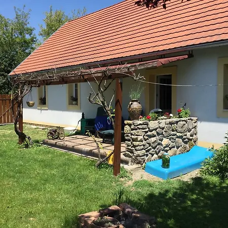 Balatonhenye فيلة Csárdamajor