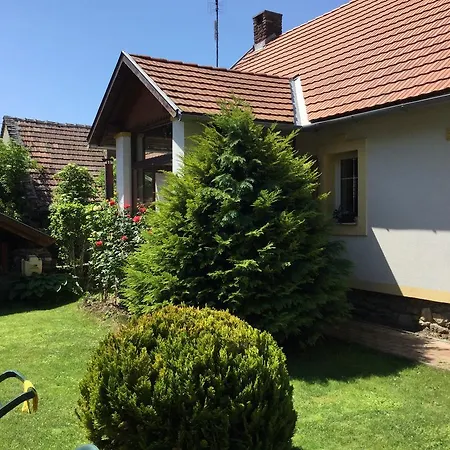 Balatonhenye فيلة *
